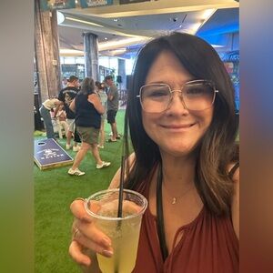 Meet your Posher, April